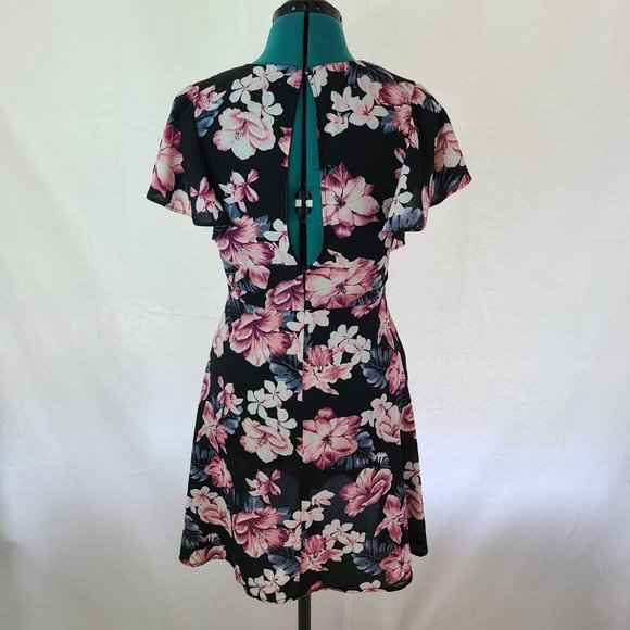 Black Floral Flutter Sleeve Dress - Picture 2 of 2